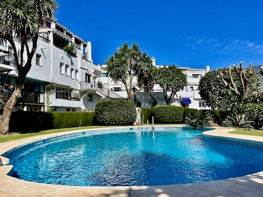 Hermosa Casita De Pueblo Con Piscina En Бенаавіс Екстер'єр фото